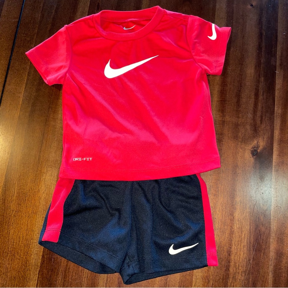 Nike Kids Red and Black Athletic Set! Boys 18M!
